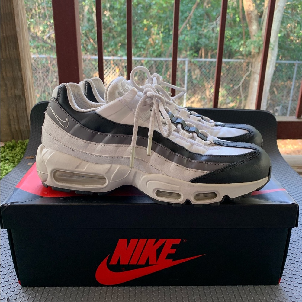 Nike Air Max 95 Size 9